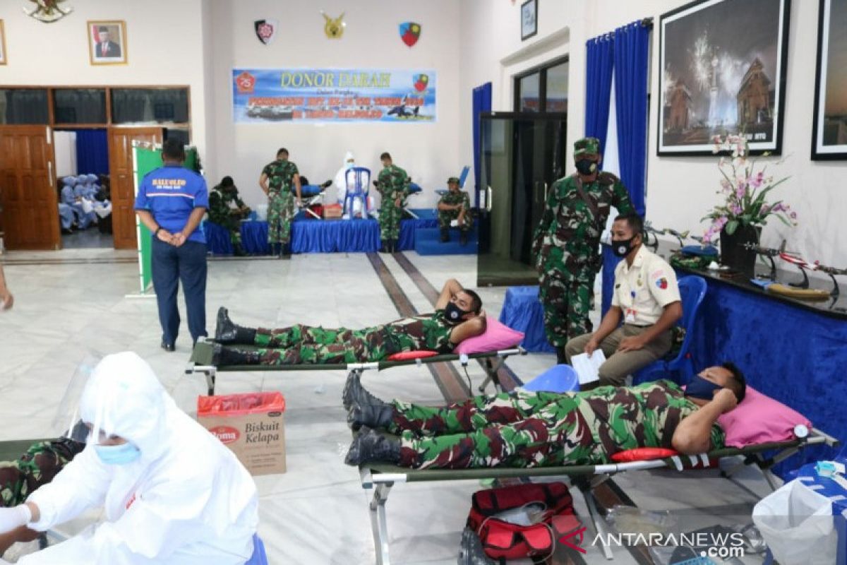 Lanud Haluoleo donor darah guna bantu stok jelang HUT ke-75 TNI