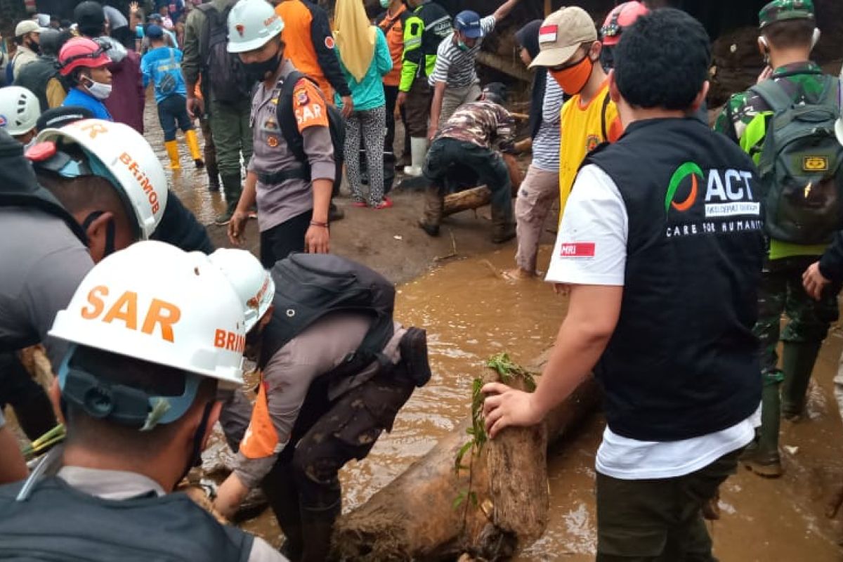 Tim Tanggap Darurat ACT Siaga di Lokasi Bencana Sukabumi