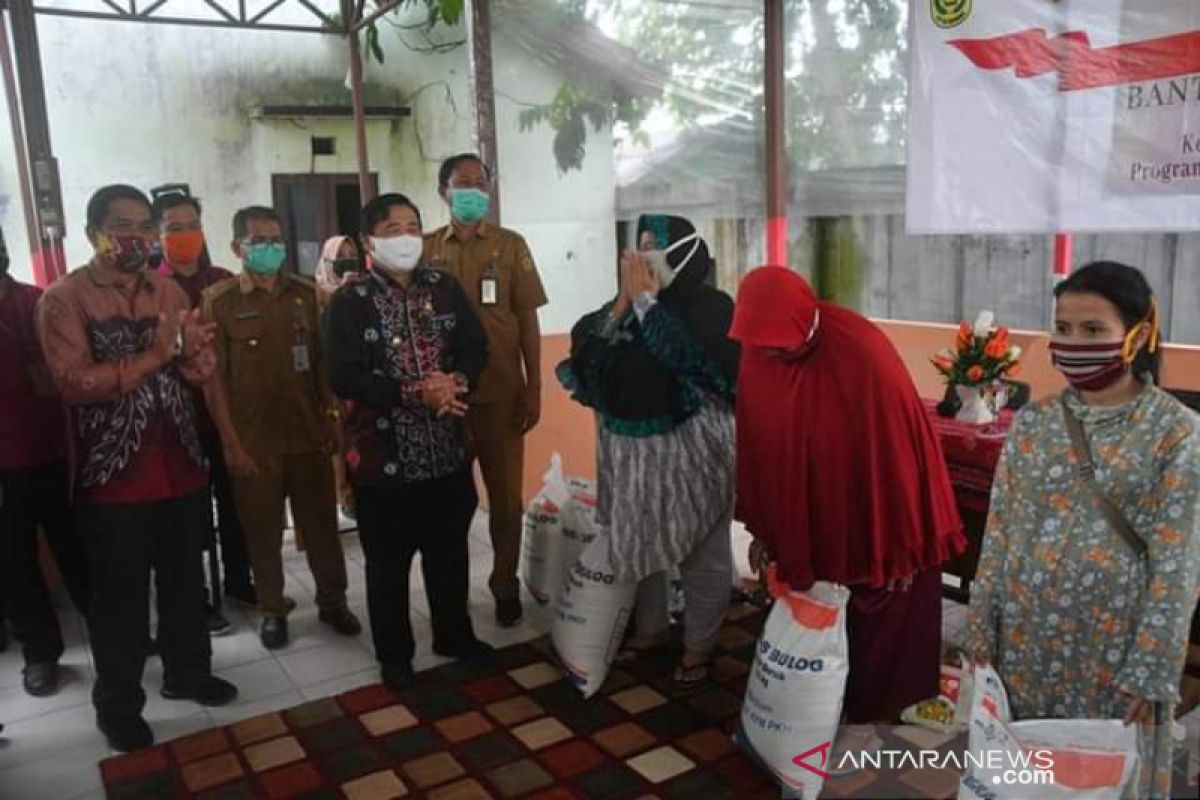 14.583 keluarga miskin Banjarmasin dapat pembagian beras