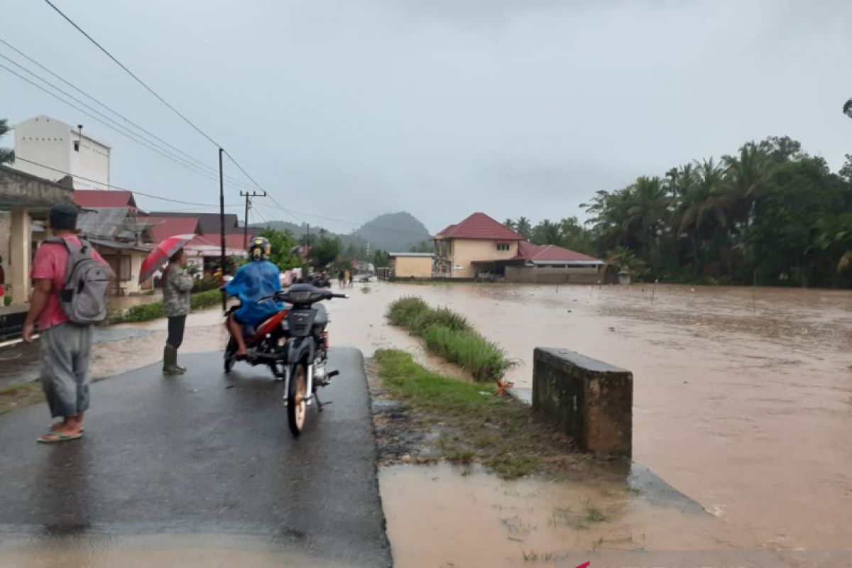 Sejumlah nagari di Pesisir Selatan dilanda banjir