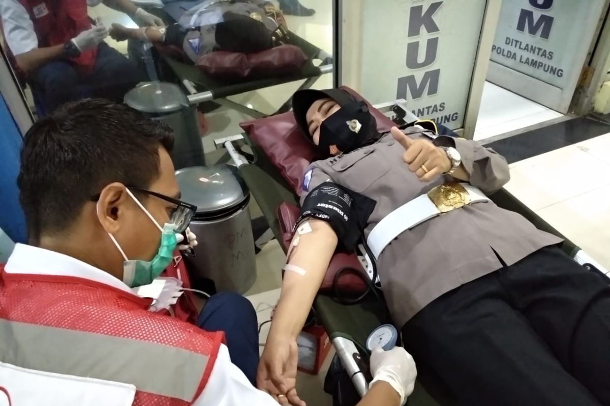 Ditlantas Polda Lampung gelar donor darah