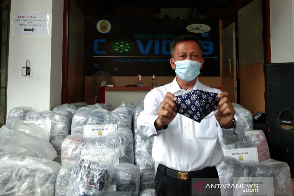 Bantul berdayakan ratusan UKM produksi masker batik