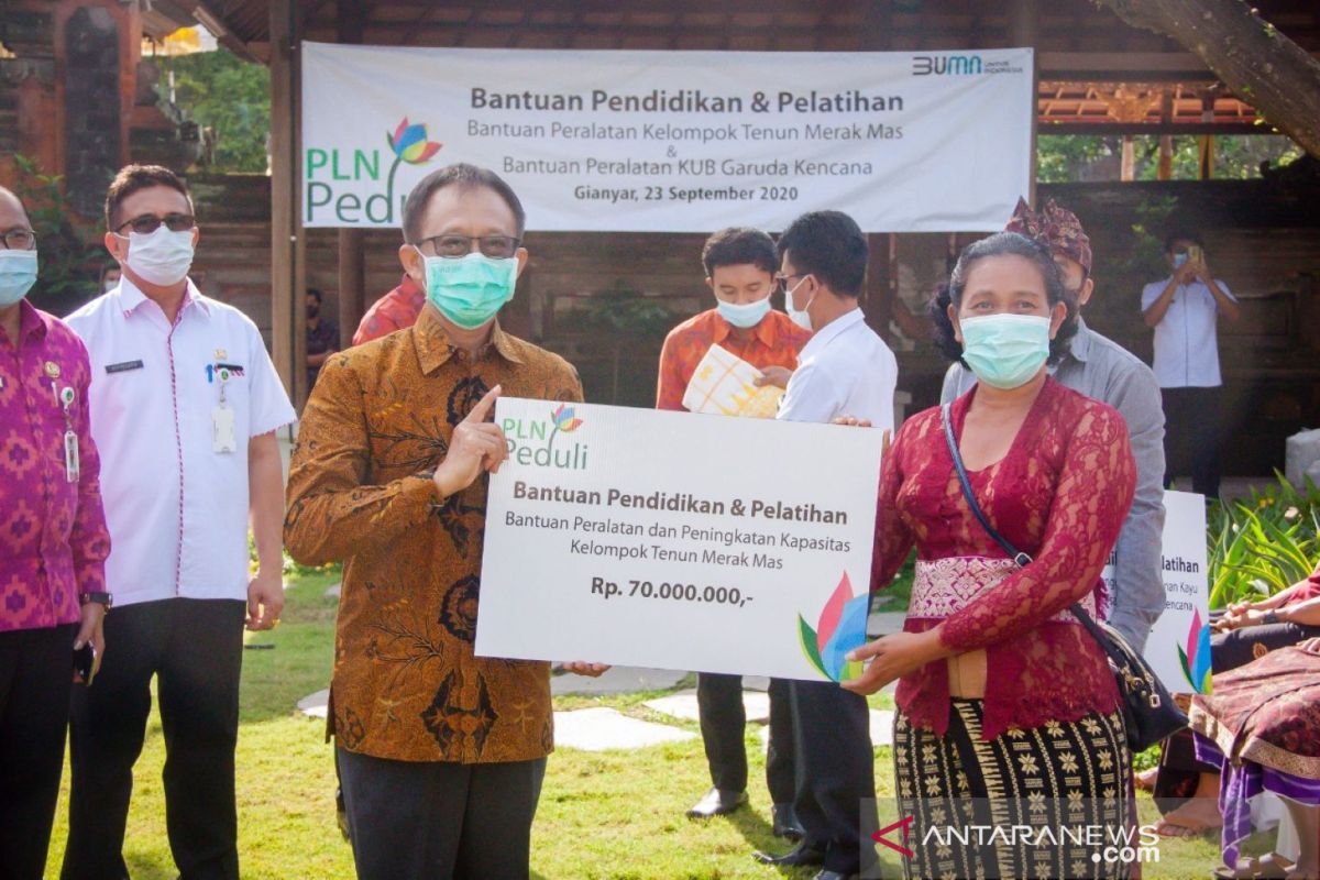 PLN Bali serahkan CSR di Kabupaten Gianyar