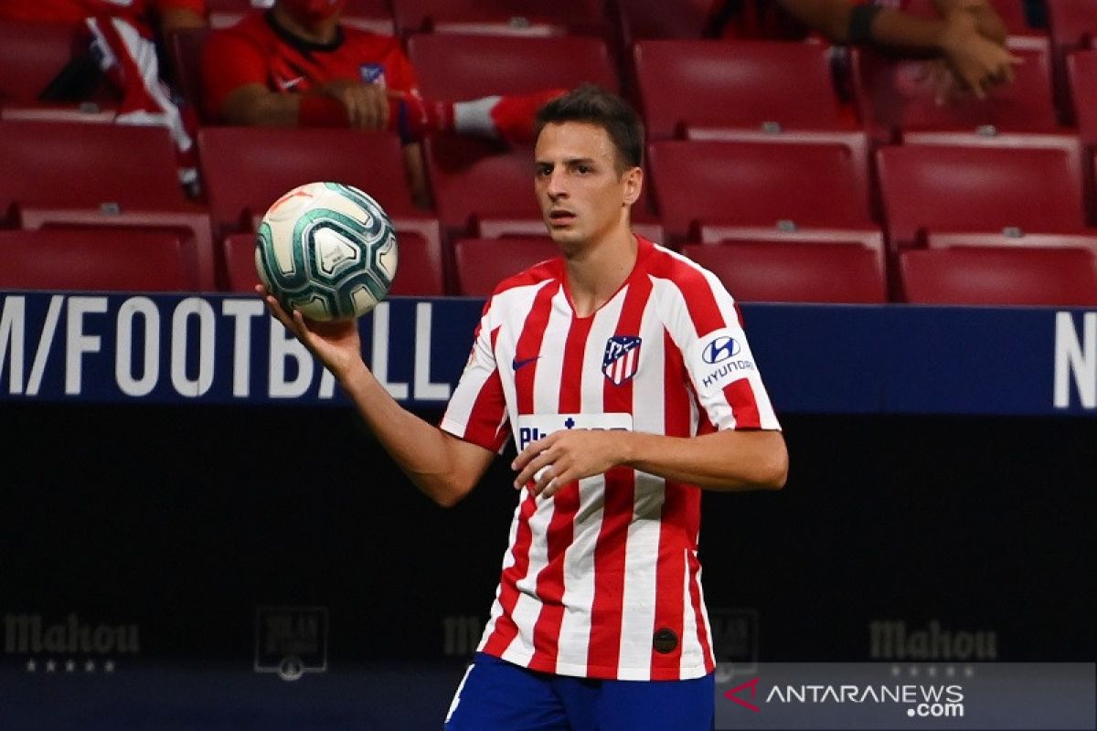 Leverkusen pinjamkan Santiago Arias dari Atletico