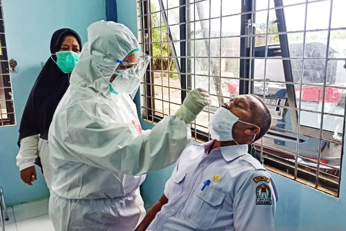 Ratusan ASN di Aceh Barat mulai jalani tes swab cegah infeksi virus Corona