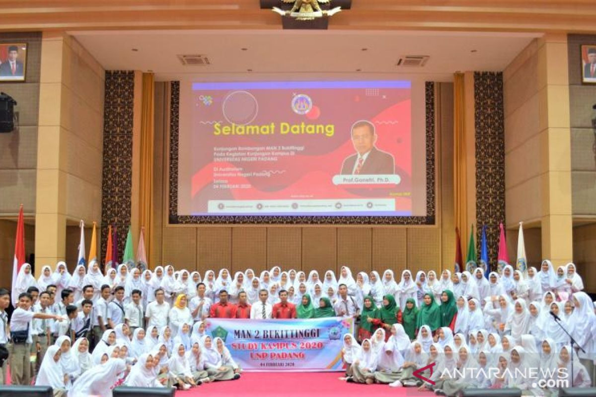 UNP dikunjungi oleh siswa MAN 2 Bukittinggi sebagai tempat untuk melakukan studi