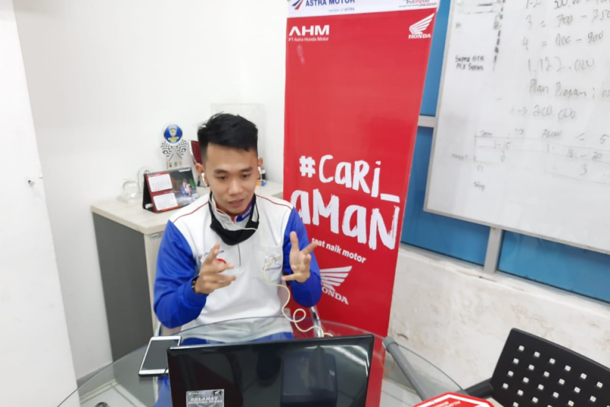 Astra Motor Kalbar edukasi safety riding bersama Kasat Lantas dan CV Bina Sarana