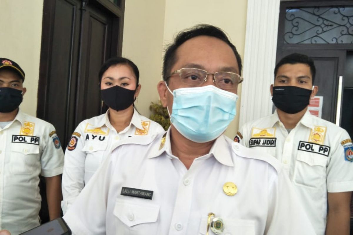 Satpol PP Mataram menghimpun Rp4,9 juta dari denda warga tak pakai masker