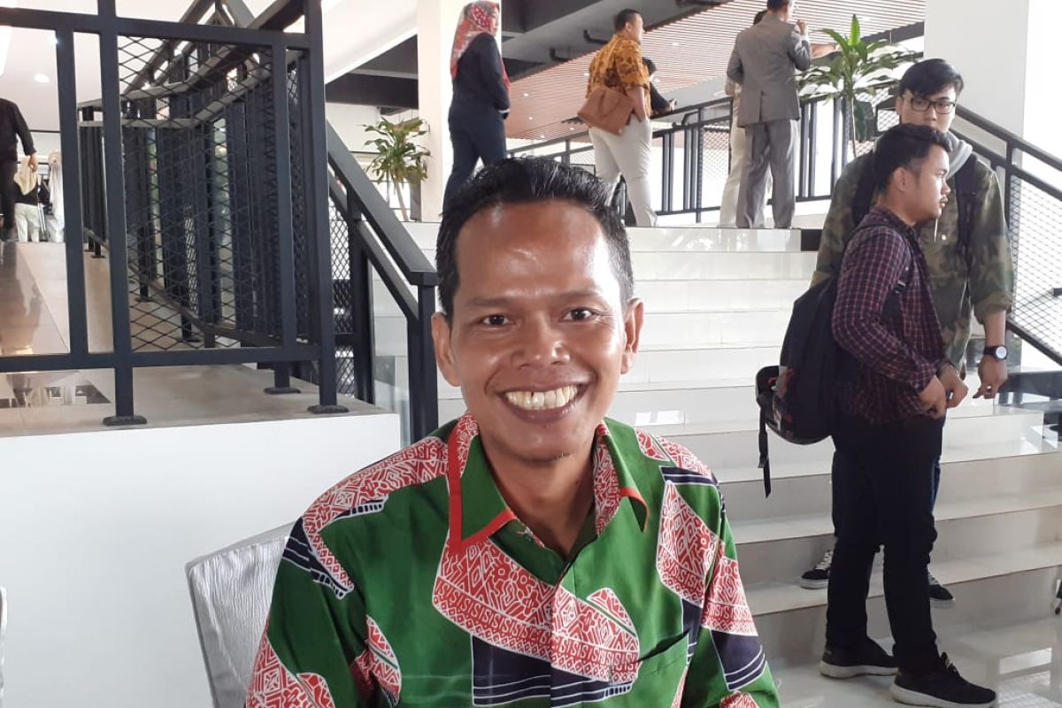 Bawaslu Batam minta peserta Pilkada turunkan semua spanduk kampanye