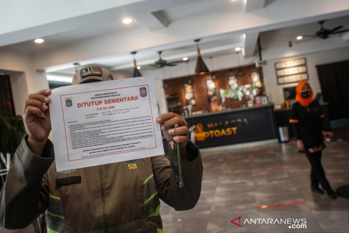 Five business sites in North Jakarta sealed over PSBB violation