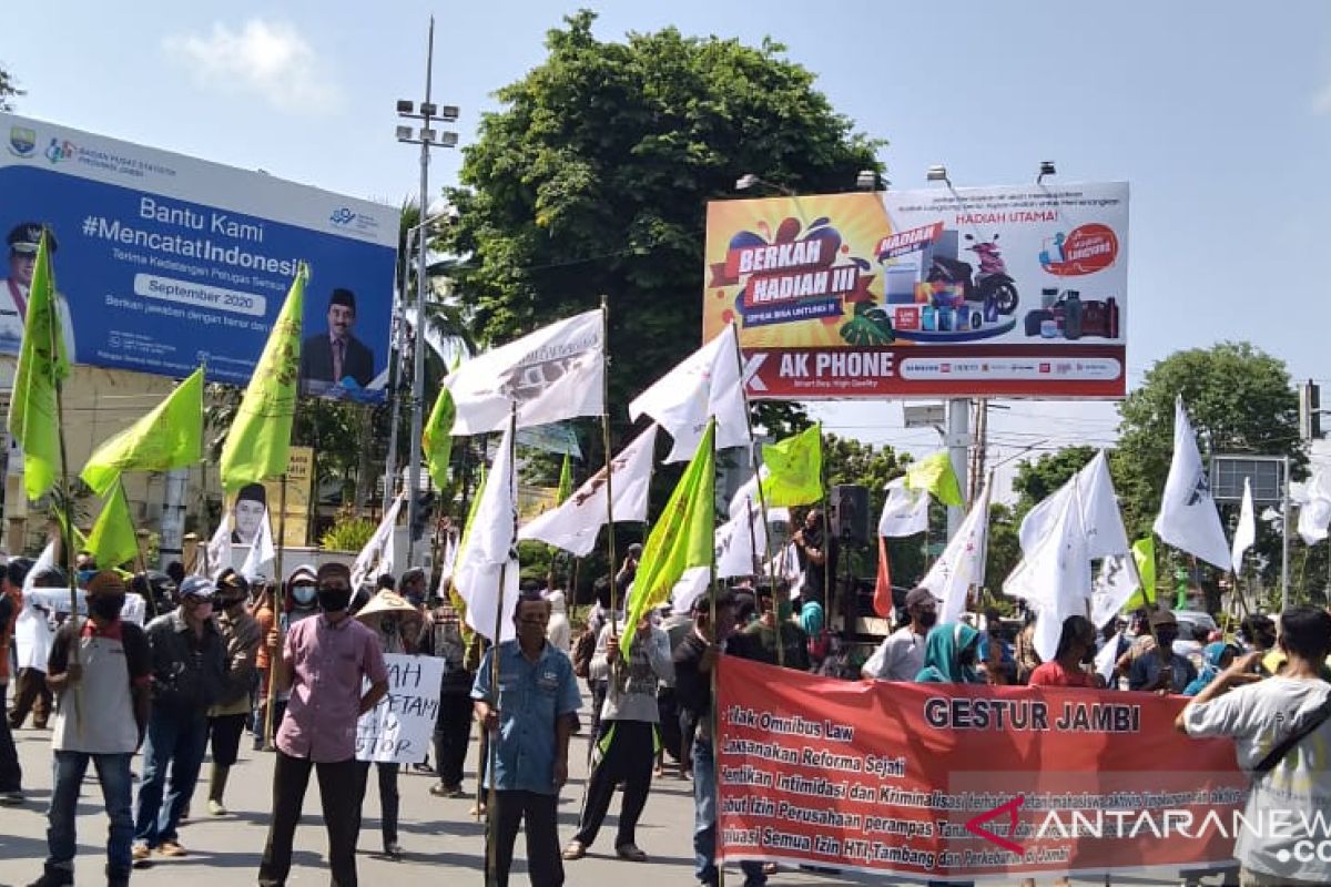 Warga dan aktivis Jambi aksi damai peringati hari tani