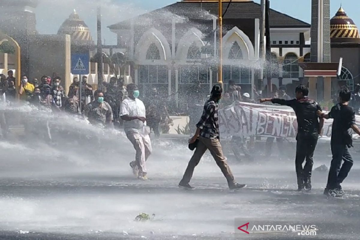 Demo Hari Tani di Bengkulu ricuh, delapan orang diamankan