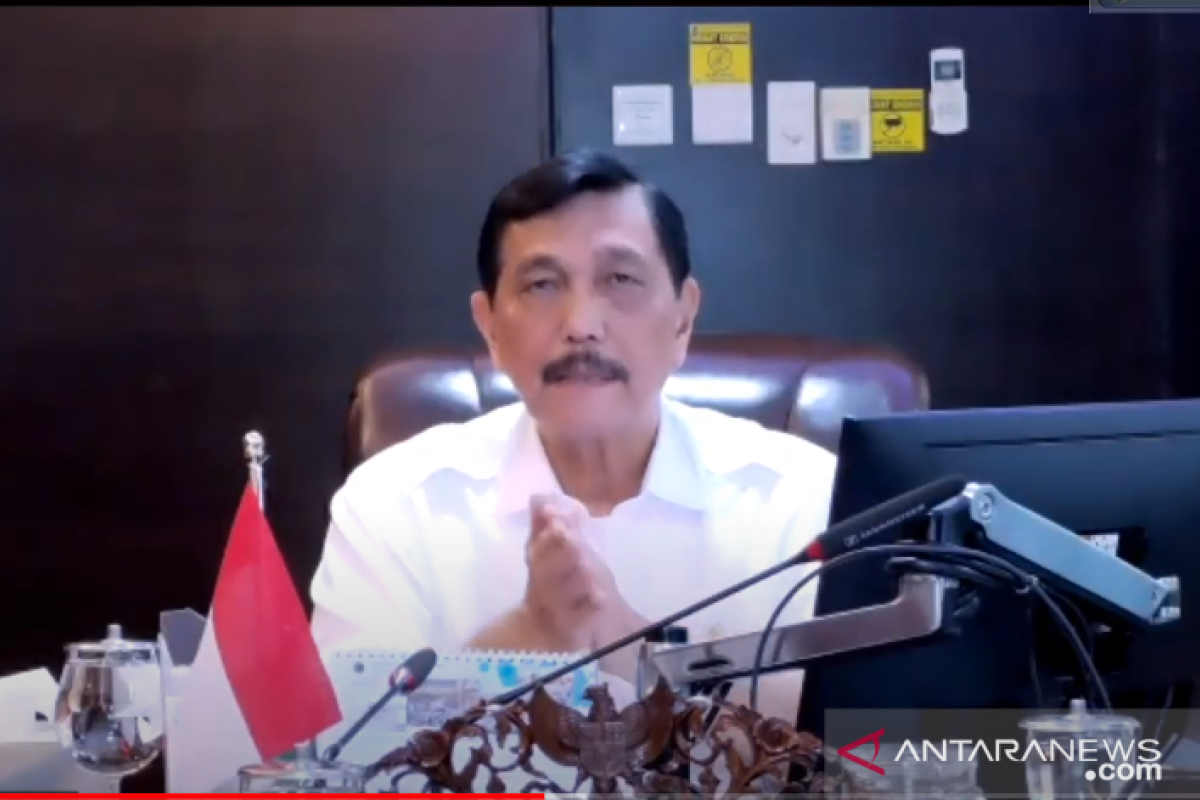 Luhut melarikan diri ke China? Cek faktanya!