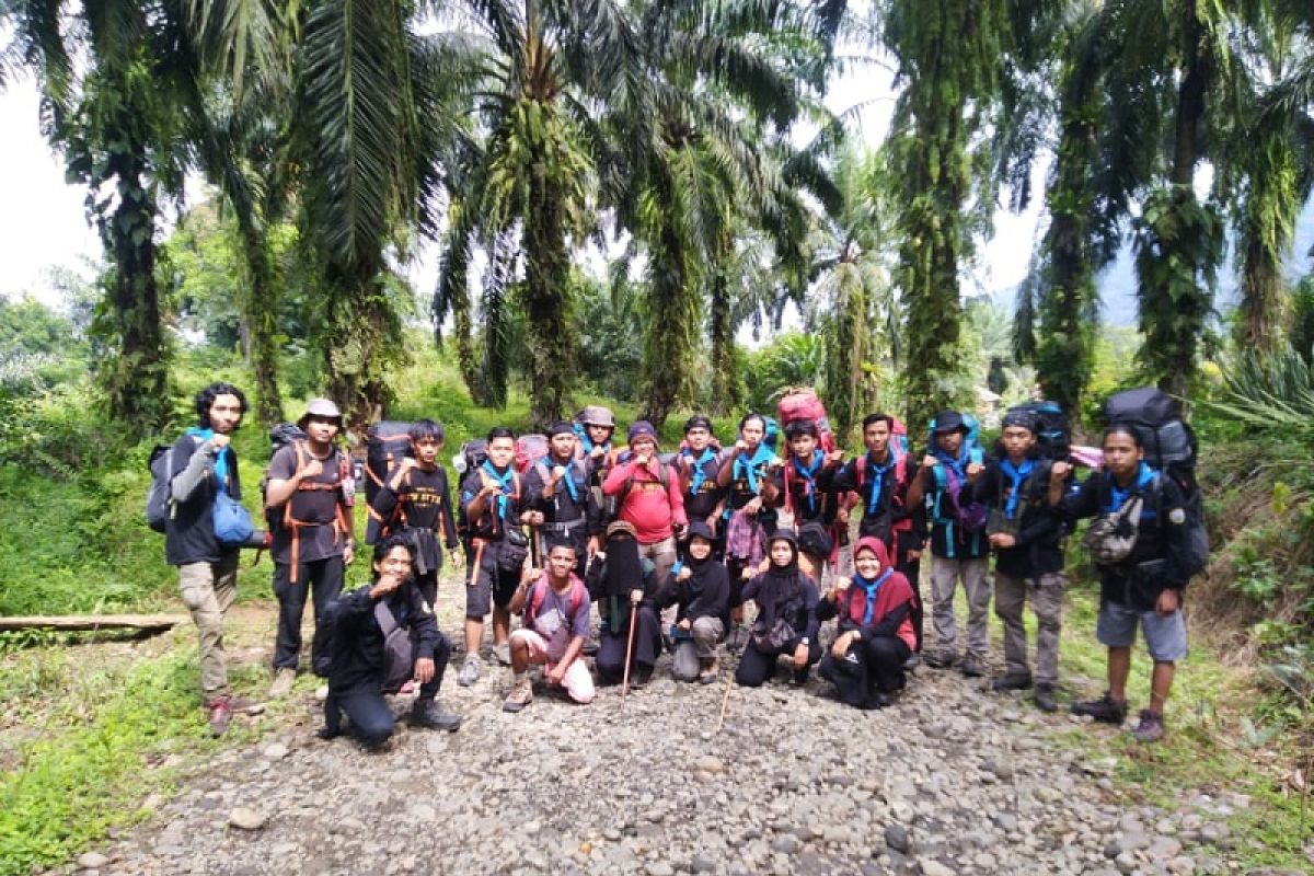 Ekspedisi Mapala UIN Jambi pendakian perdana di Gunung Talamau