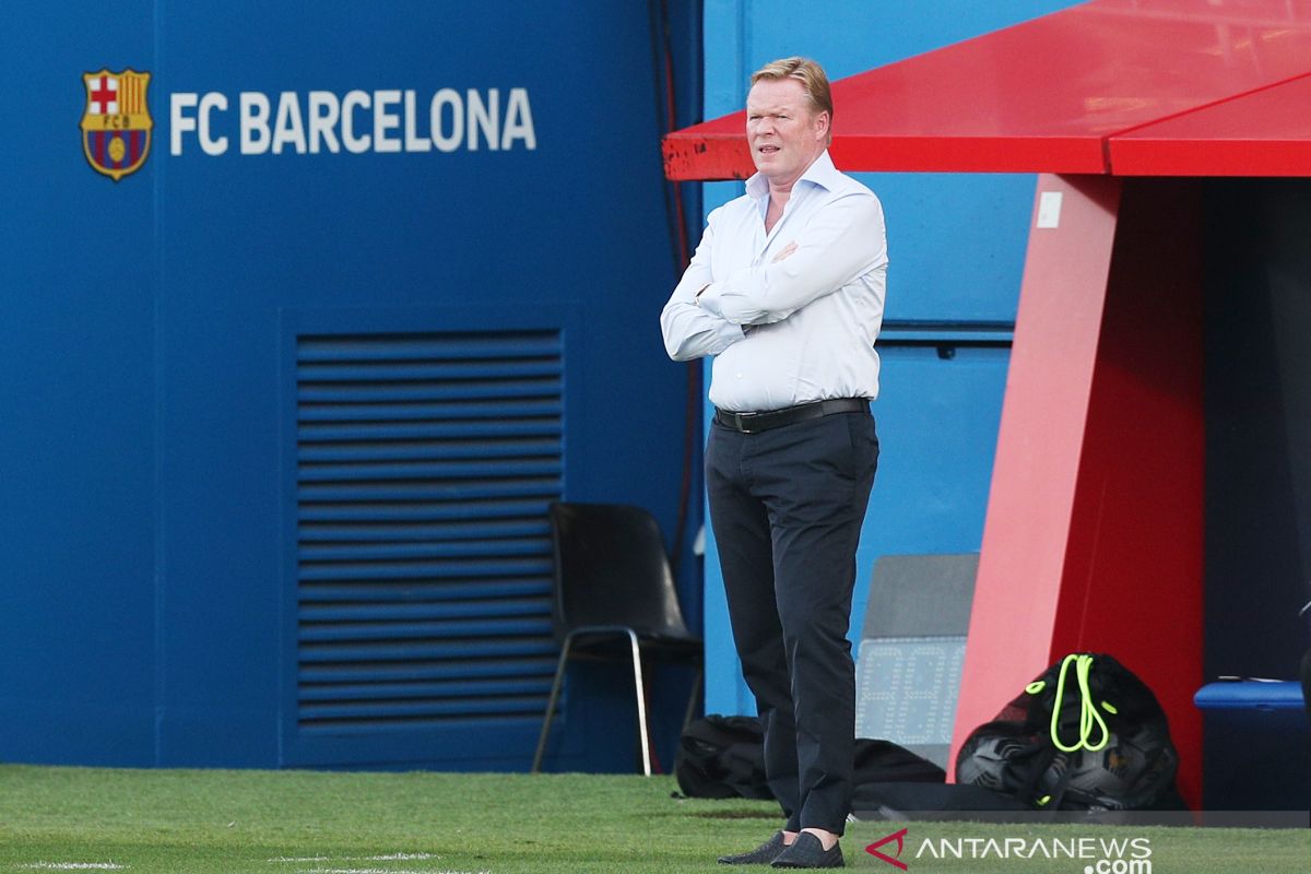 Ronald Koeman ogah disalahkan atas kepergian Suarez dari Barca