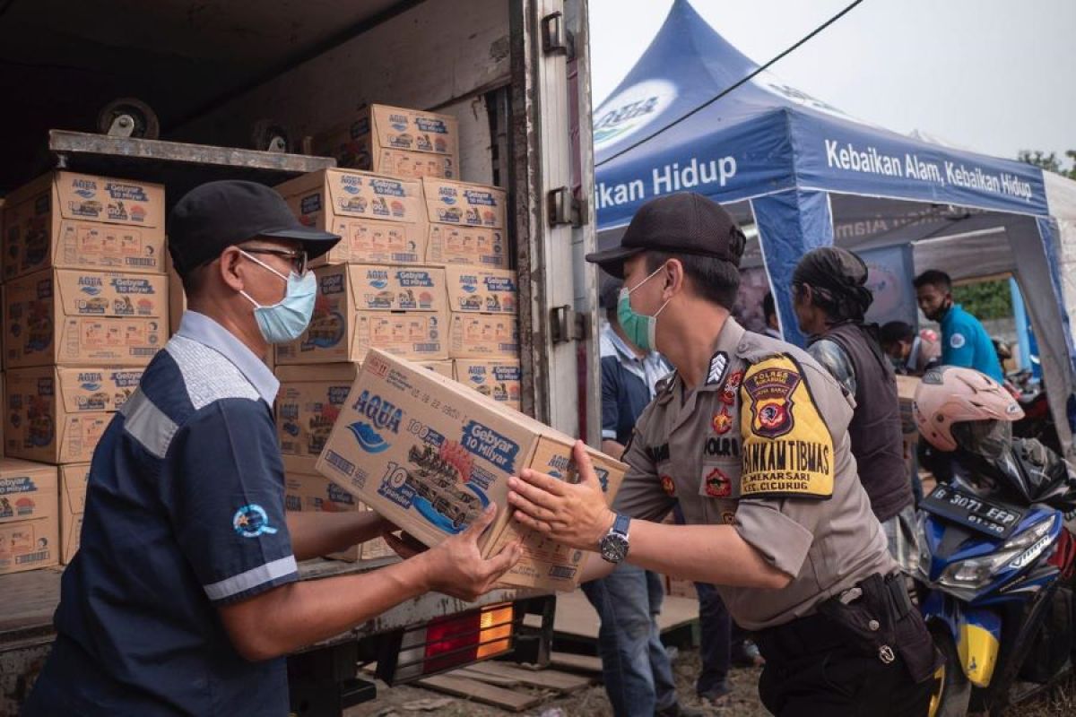 Sediakan posko kesehatan, Danone-AQUA bantu korban banjir bandang Sukabumi