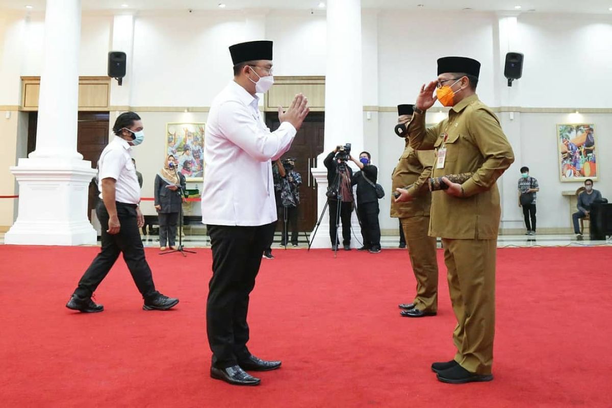 Wakil Gubernur Banten lantik Pjs Bupati Pandeglang dan Serang