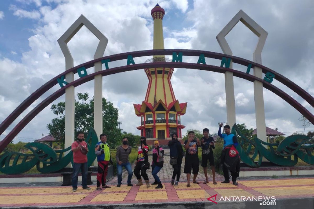 Jajal touring hingga perbatasan Malaysia, Biker YVC-I Banjarbaru Kampanyekan pariwisata