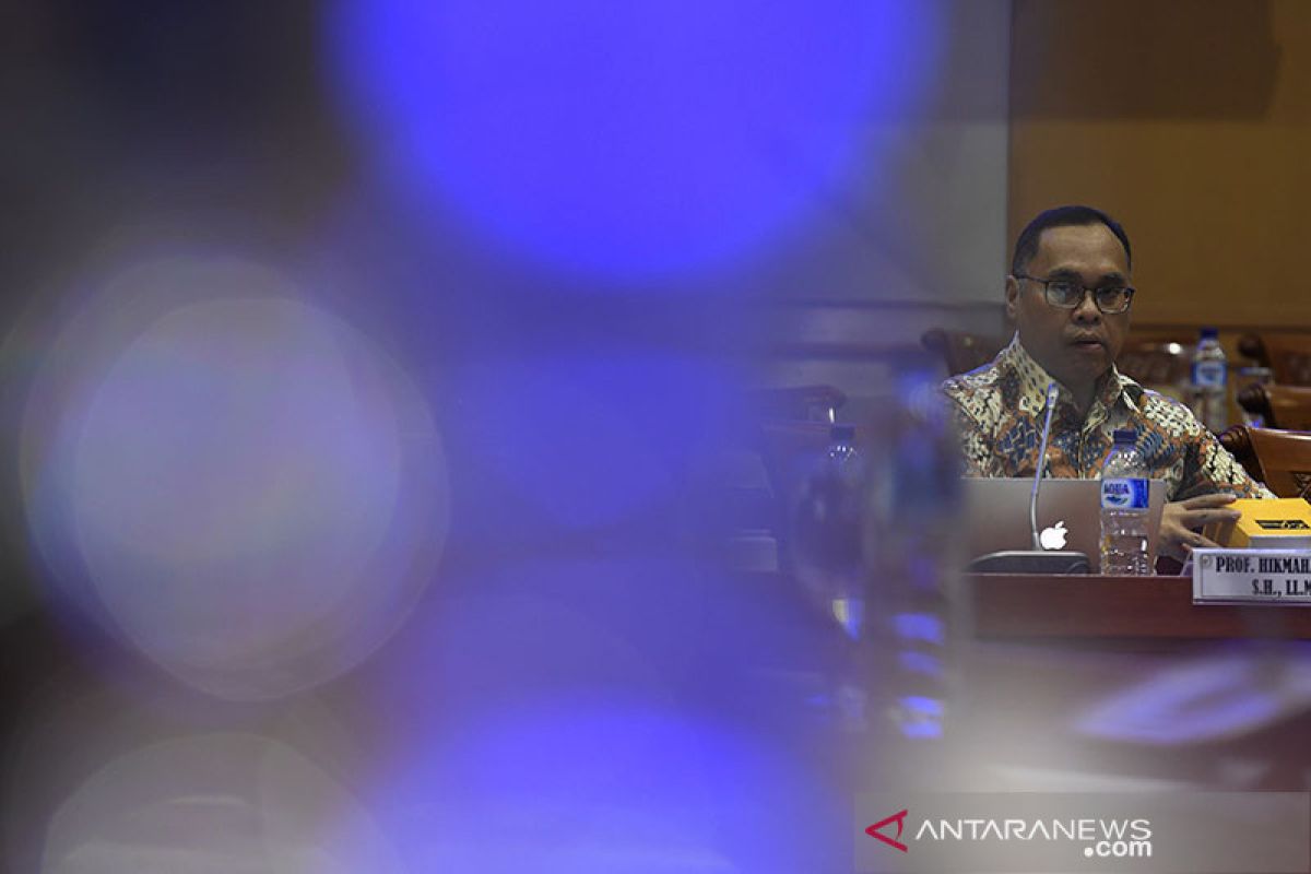 Korporasi yang dijadikan tersangka tetap dapat jalankan kegiatan