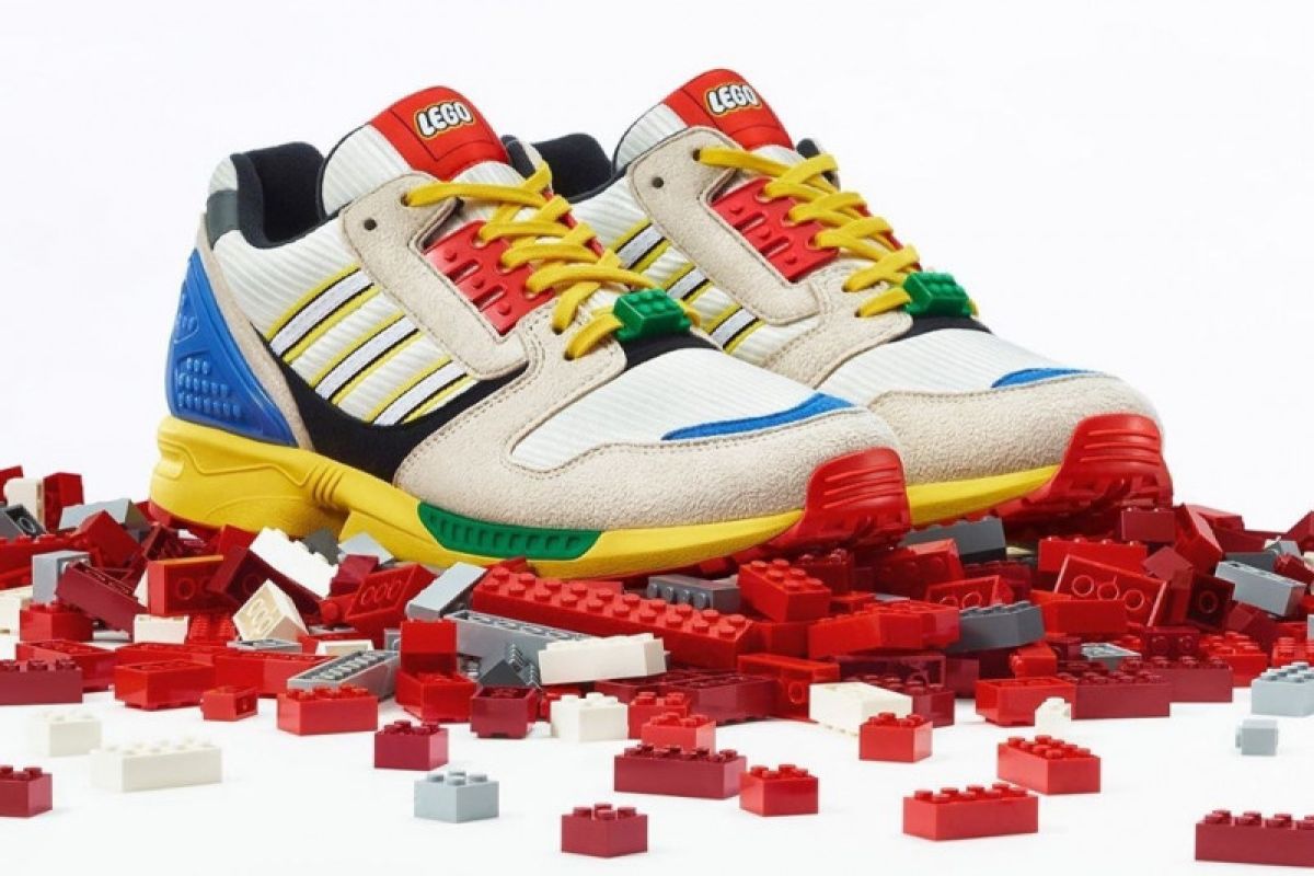 Adidas-LEGO rilis sneaker warna-warni