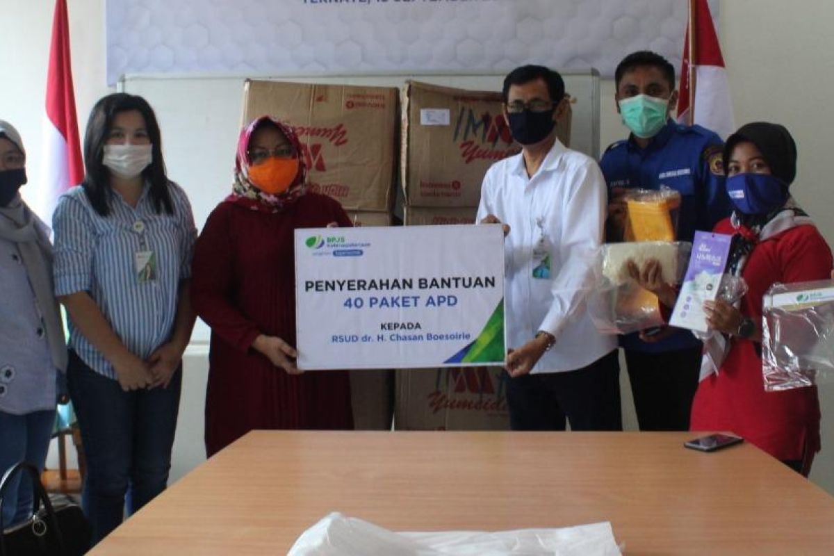 BPJAMSOSTEK Ternate Serahkan Bantuan Paket APD ke  RSUD Dr. H. Chasan Boesoirie