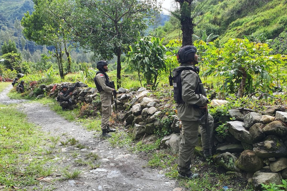 Tim gabungan Polri-TNI olah TKP penembakan di Intan Jaya