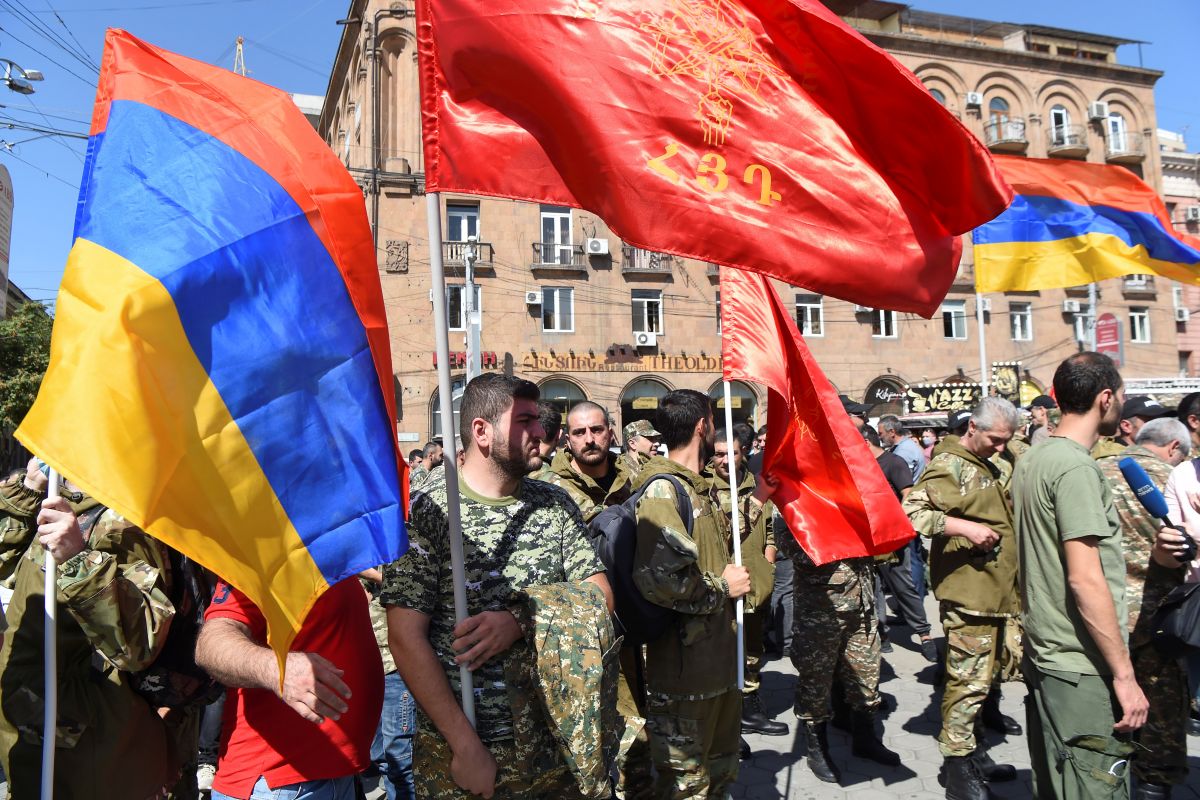 Armenia umumkan  darurat militer setelah bentrok di Nagorno-Karabakh