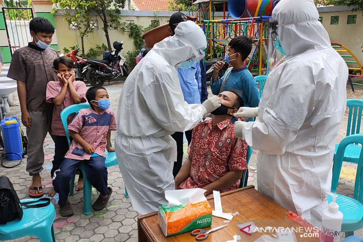 Surabaya lakukan pemeriksaan COVID-19 di pesantren-pesantren