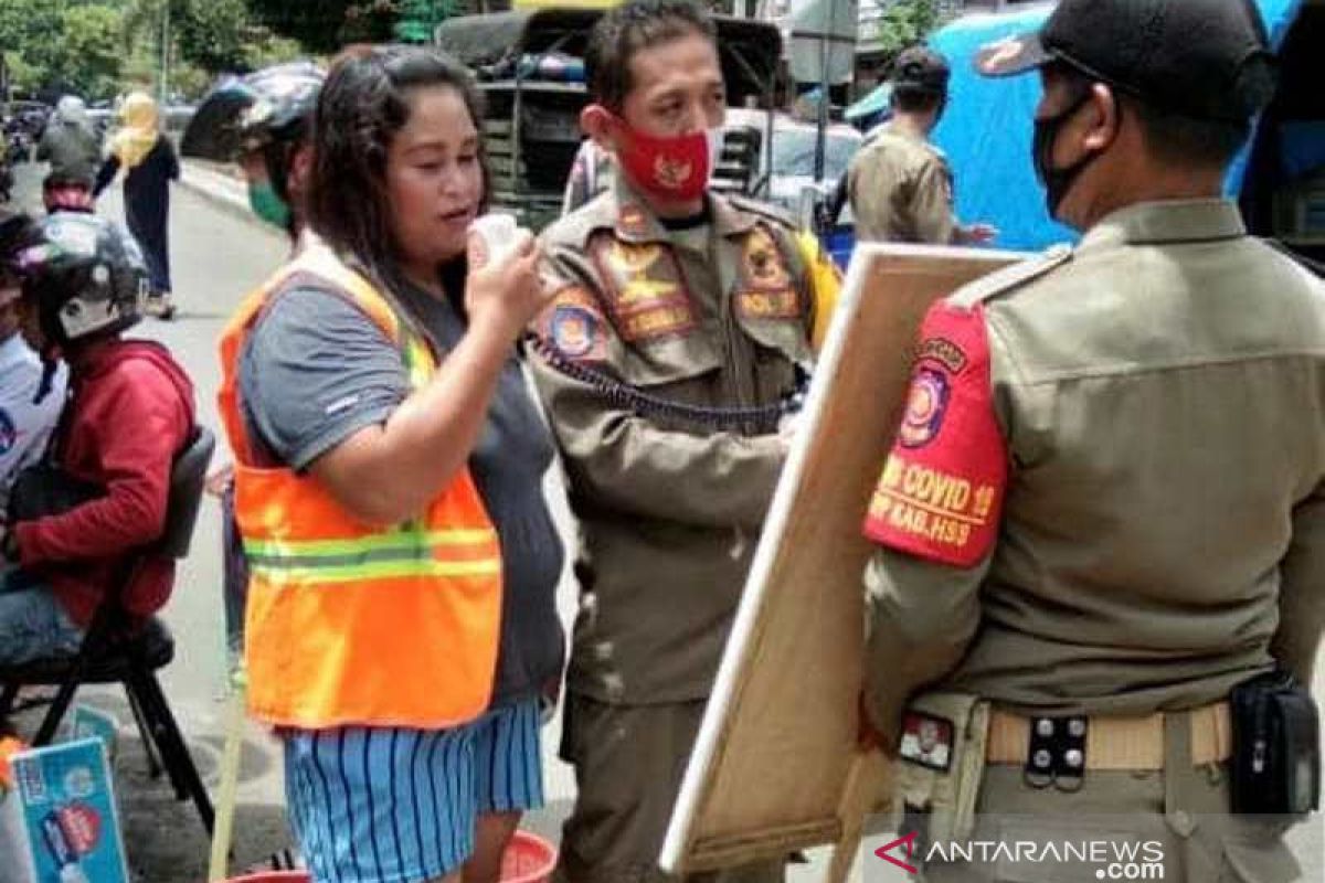 Damkar dan Satpol PP Muarojambi tetap masuk kerja