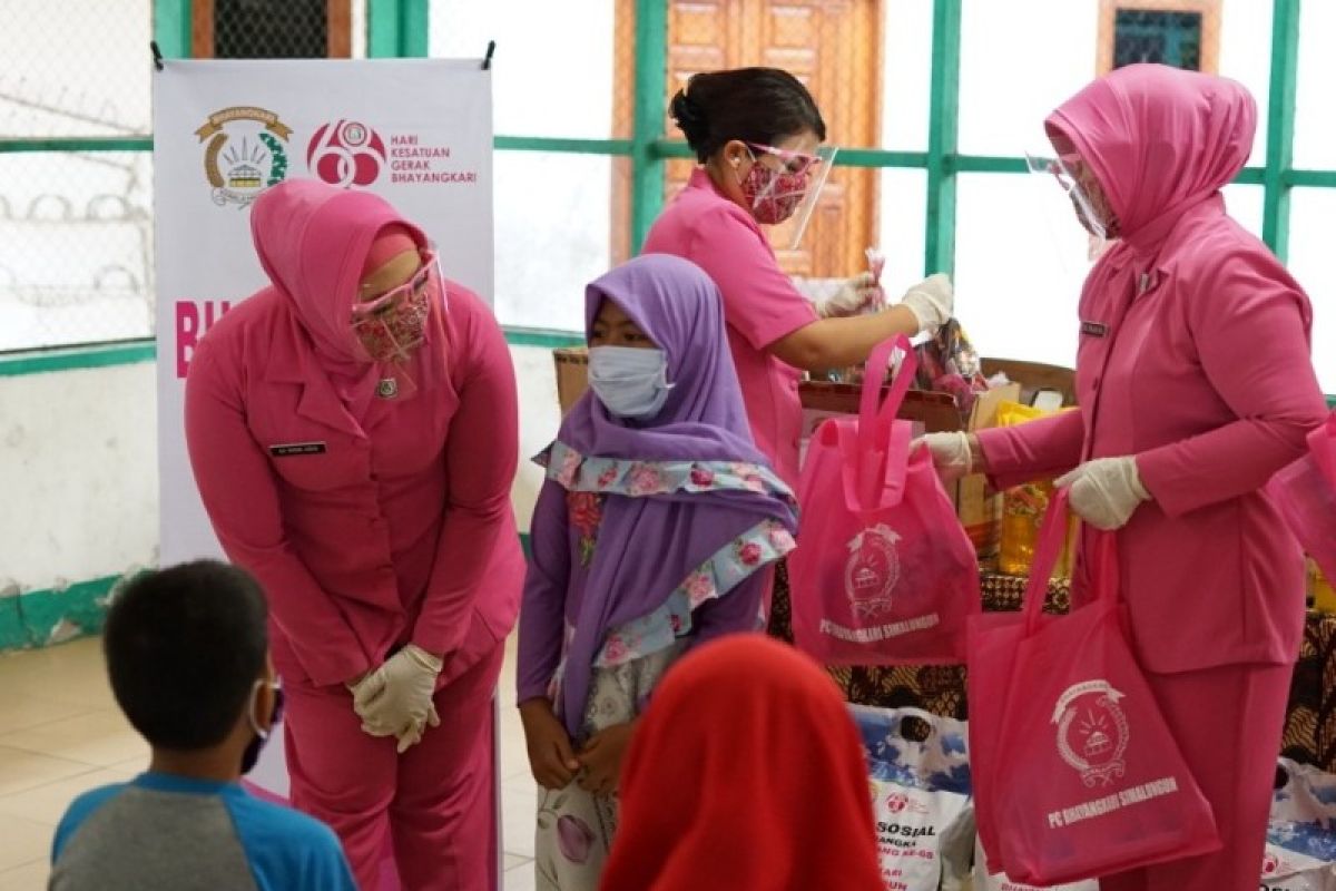 Bhayangkari  Simalungun beri bantuan ke Panti Asuhan