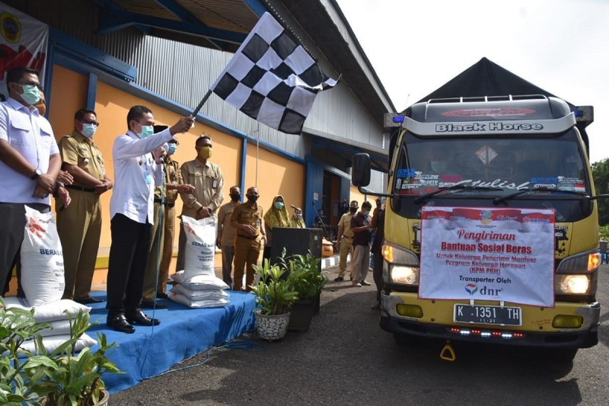 Bantuan beras untuk warga terdampak COVID-19 di Pati mulai didistribusikan