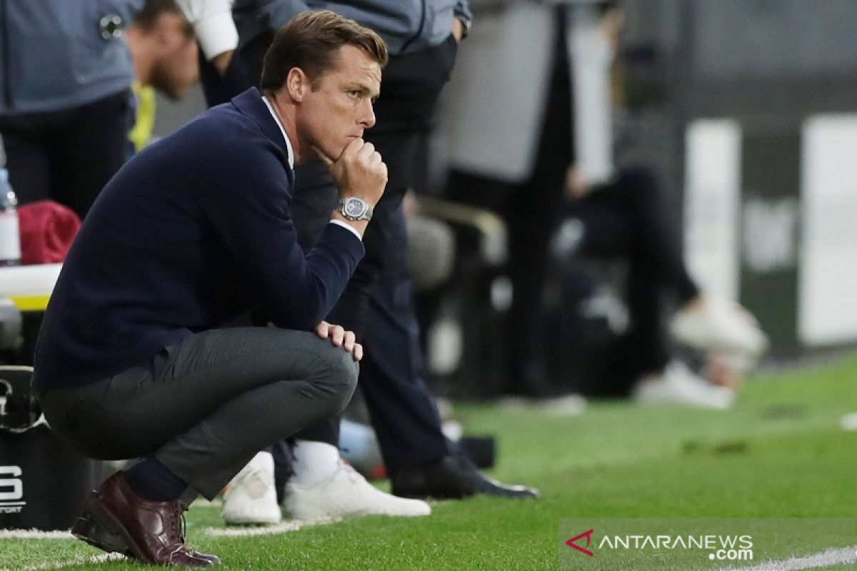 Scott Parker akui Fulham butuh bek baru untuk  perbaiki pertahanan