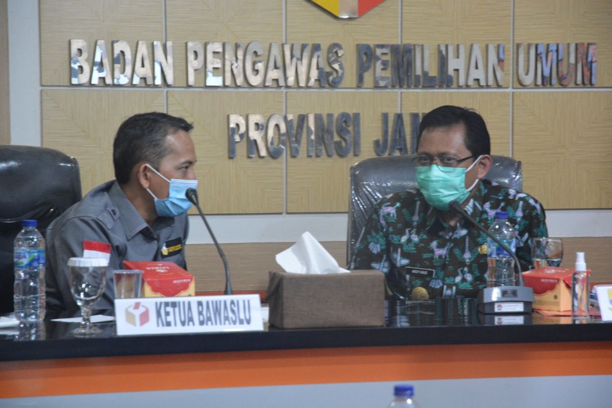 Kunjungi Bawaslu, PJs Gubernur Jambi tegaskan pemerintah mendukung penegakan aturan pilkada