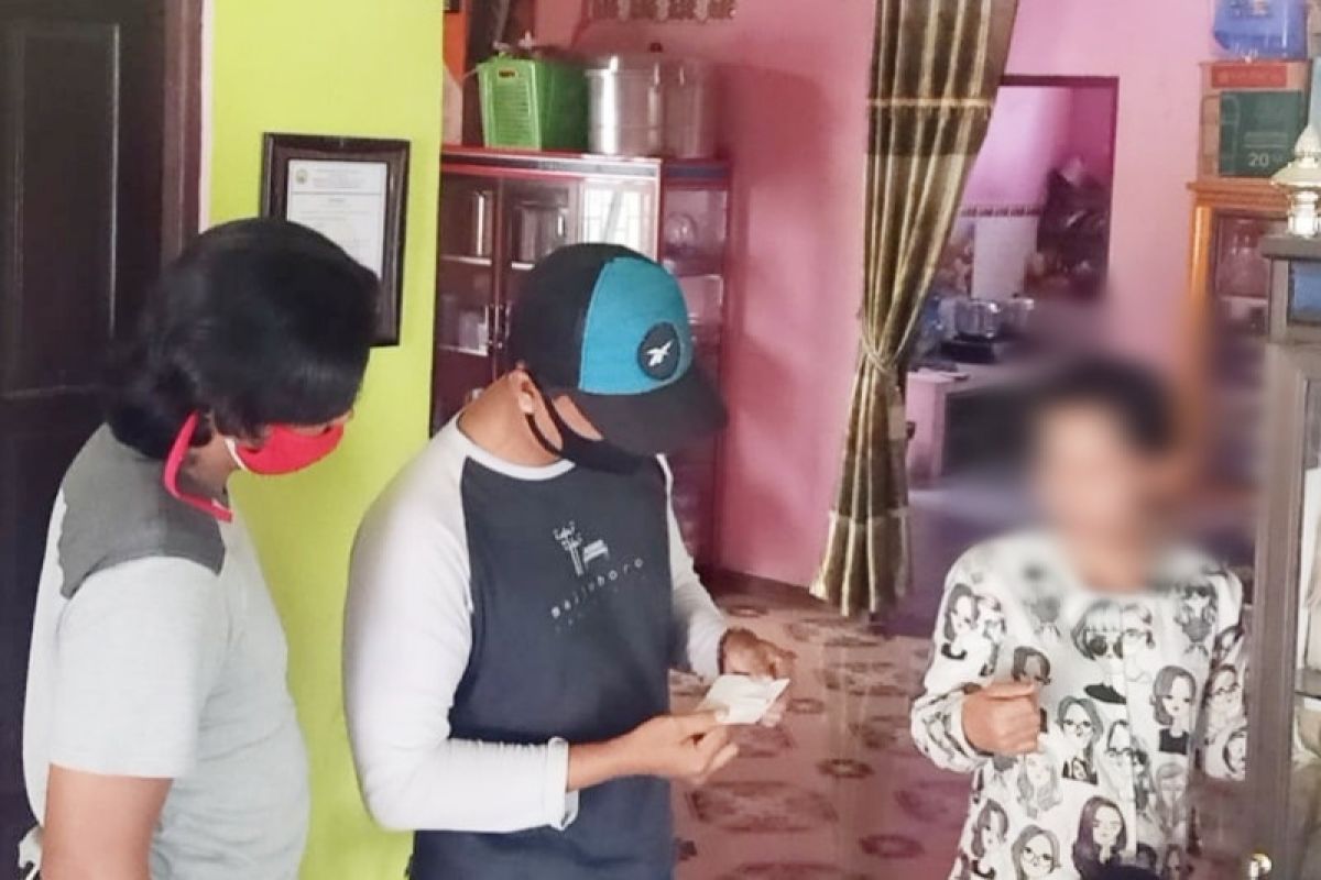 Seorang ibu muda di Kapuas ditangkap polisi karena togel