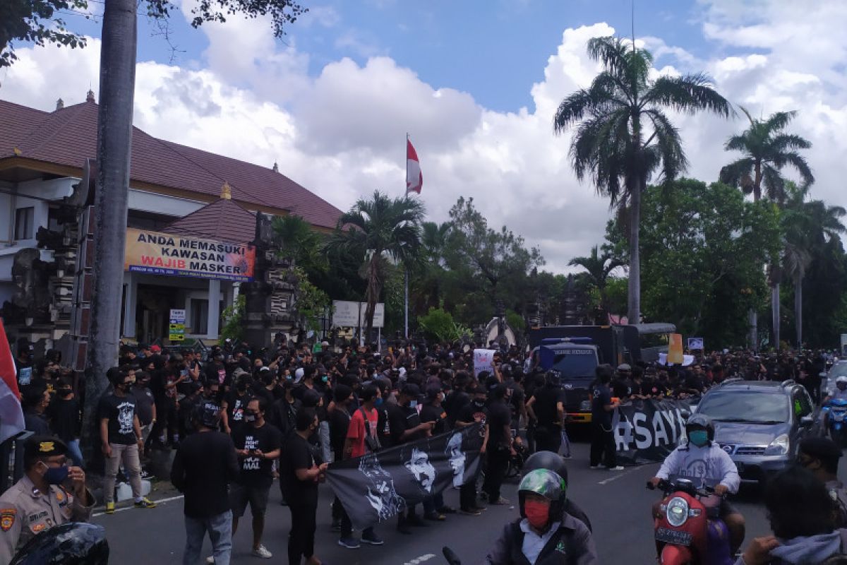 Polresta Denpasar bubarkan demo tuntut bebaskan Jerinx