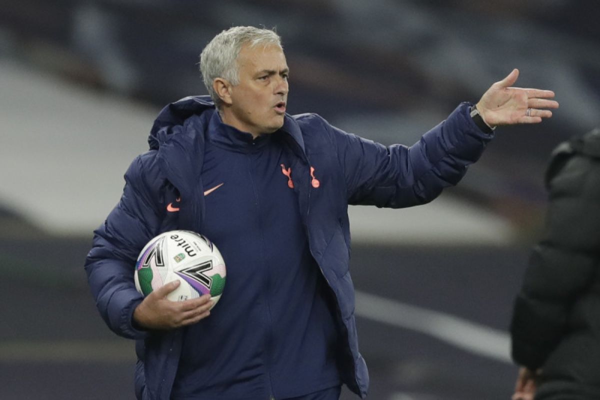 Walau Tottenham menang, Mourinho keluhkan jadwal