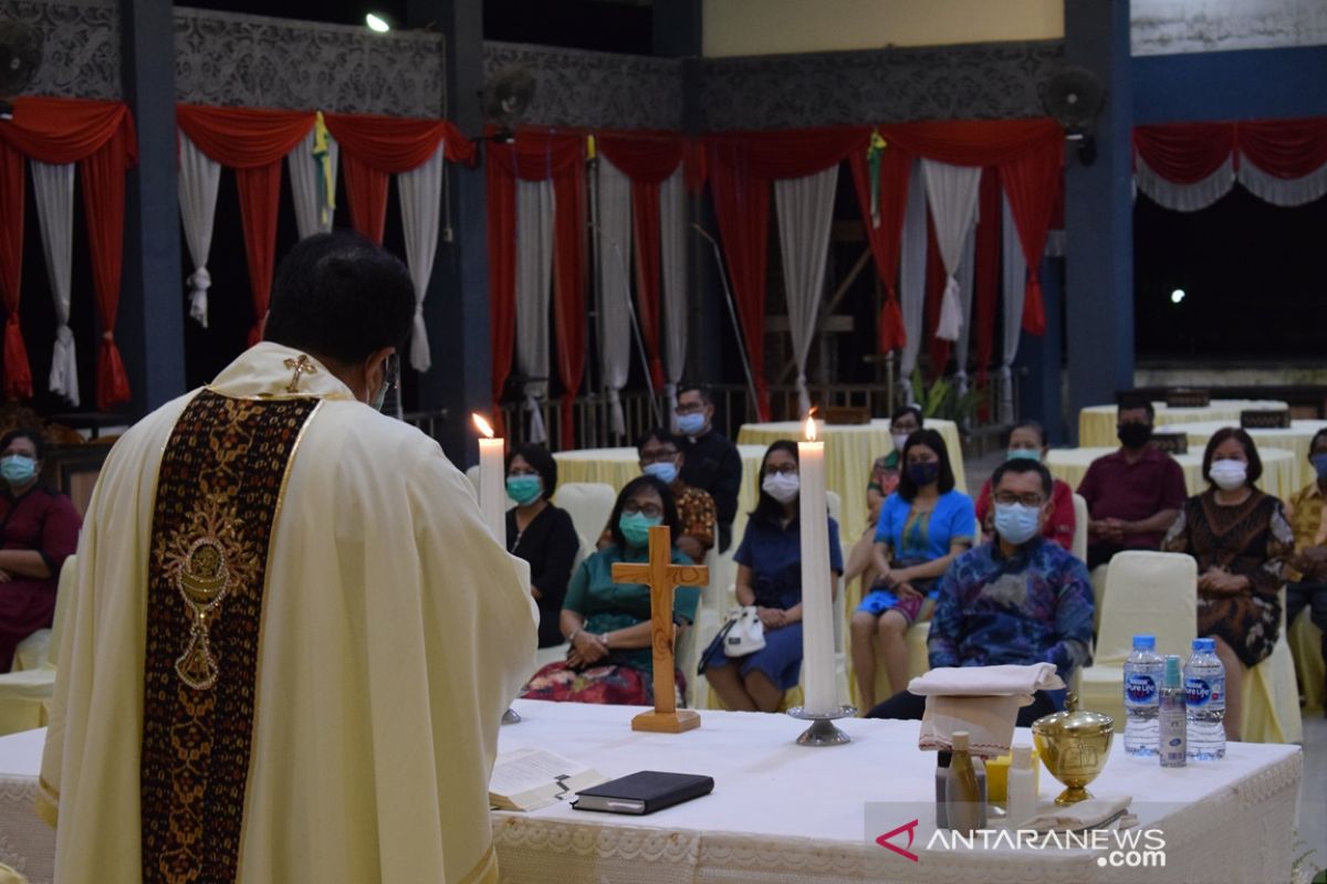 Pjs Bupati Sintang minta dukungan Gereja Katolik putuskan penularan COVID-19