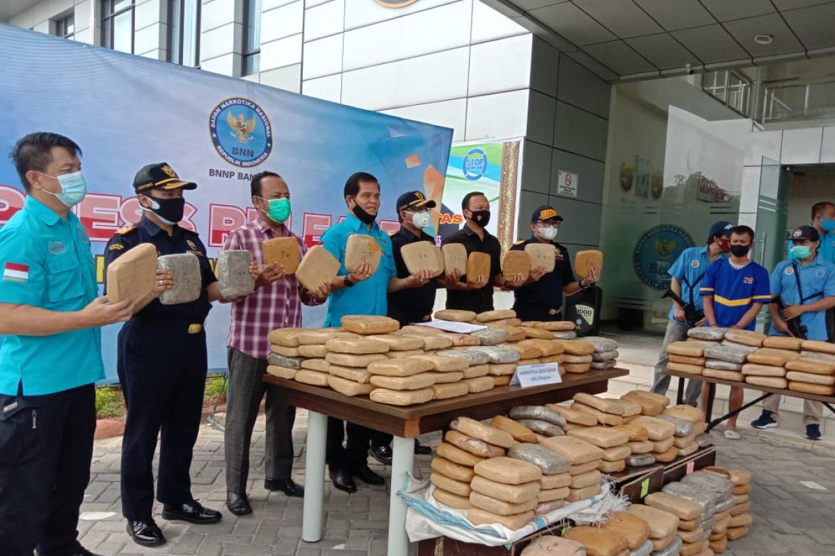 BNNP Banten gagalkan penyelundupan 301 kilogram ganja