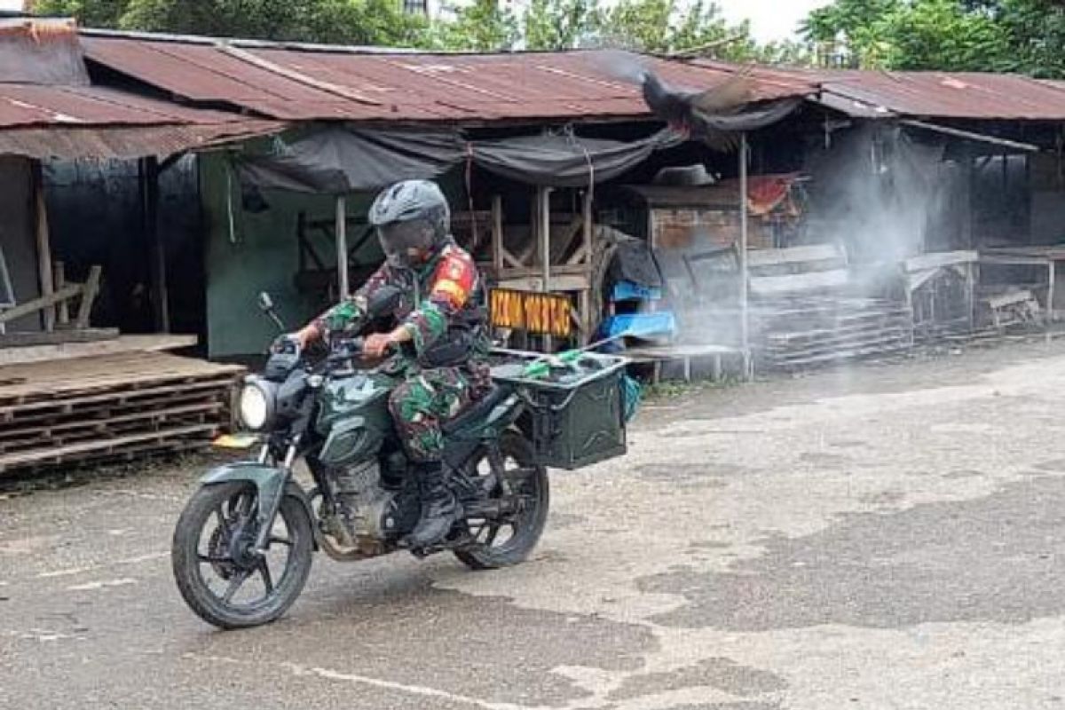 Kodim 1008/Tanjung kerahkan motor Babinsa semprot disinfektan