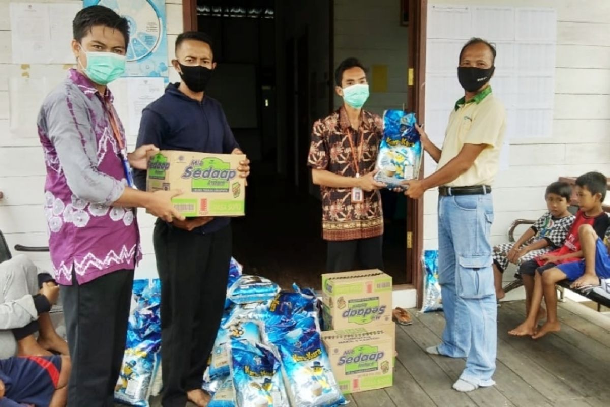PT Maju Aneka Sawit bantu korban banjir di dua desa