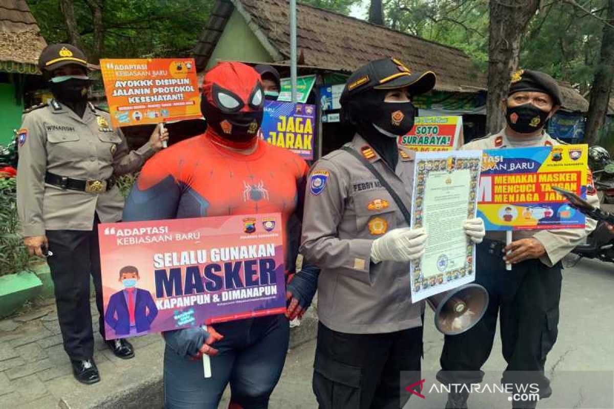 Polresta Surakarta libatkan "spiderman" sosialisasi protokol kesehatan