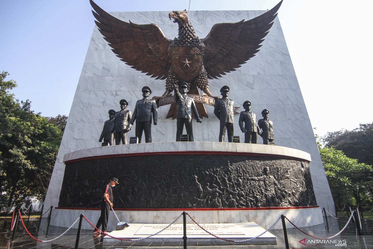 Jokowi leads Pancasila Sanctity Day's ceremony at Lubang Buaya Complex