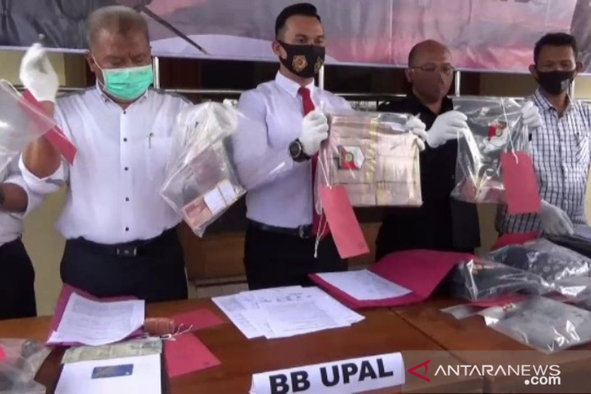 Polres Ngawi ringkus tiga pengedar uang palsu, salah satunya mantan Kadisdik Madiun