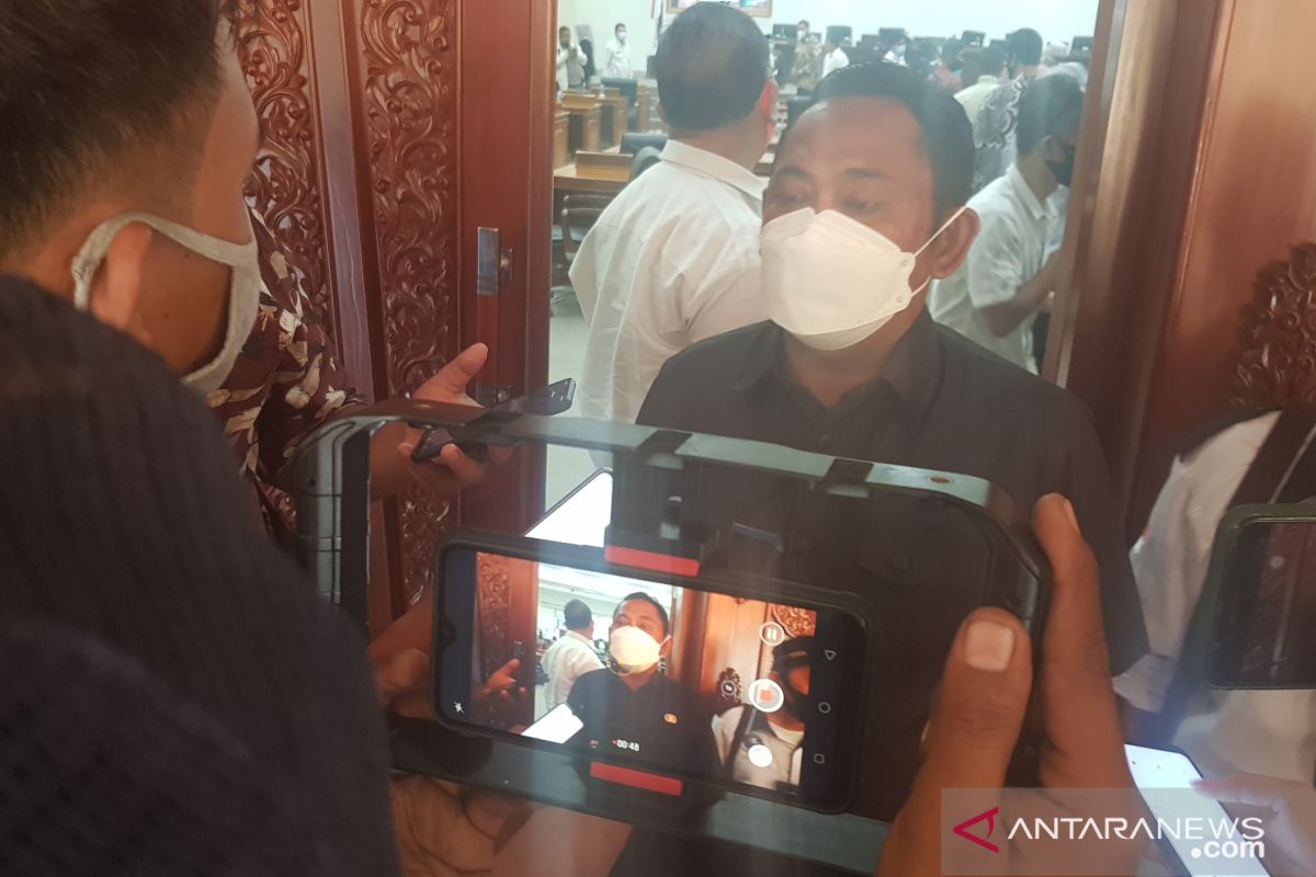 Perusahaan di Bekasi segera laporkan jika temukan kasus COVID-19