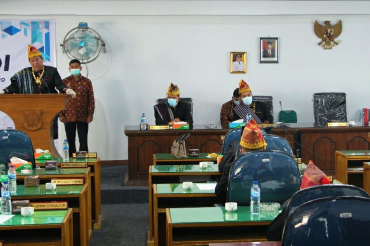 Sidang istimewa DPRD Hari Jadi Dairi ke-73 , Bupati sampaikan program yang telah dan sedang dikerjakan