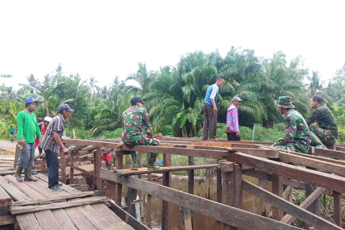 Kades berterima kasih TMMD bangun dua Jembatan di Desa Bapinang Hilir