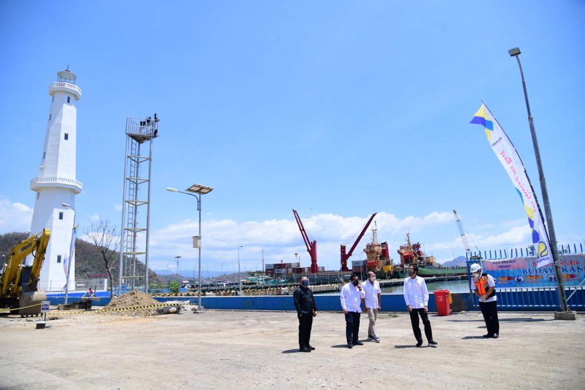 Jokowi inspects tourism infrastructure projects in Labuan Bajo