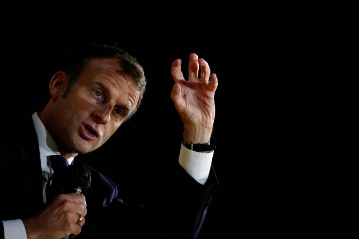 Presiden Macron berjanji lawan 'separatisme Islamis'