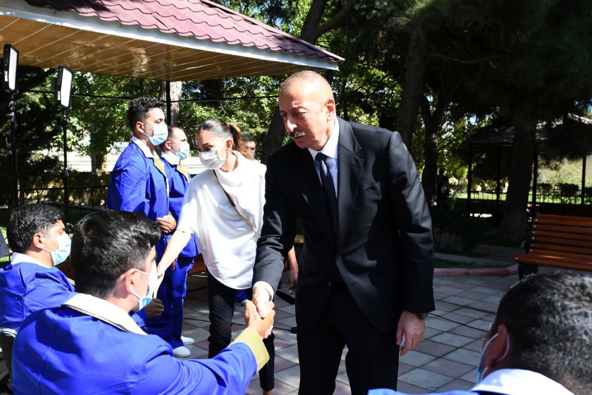 Azerbaijan buka lagi restoran, tapi pembatasan COVID diperpanjang