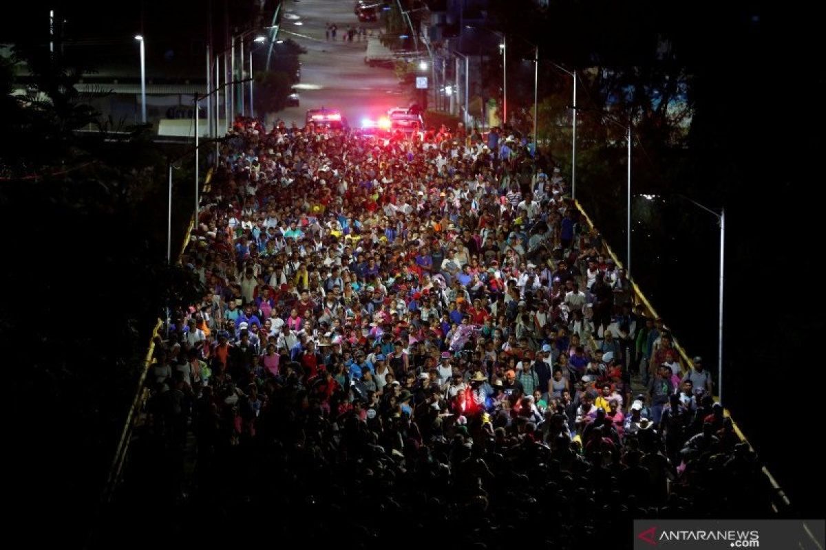 6.500 imigran dari Honduras memulai perjalanan menuju AS